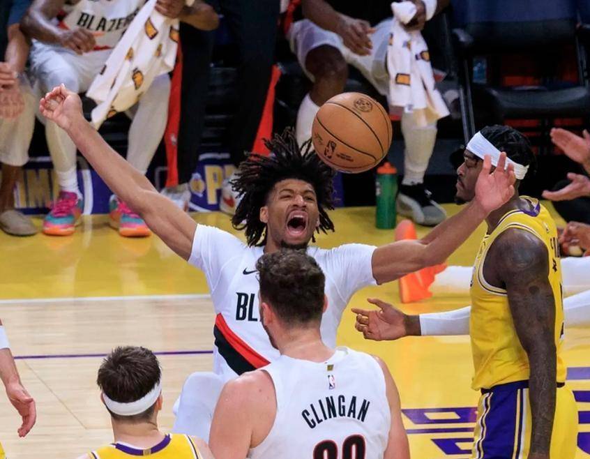 里程碑夜！塞维利亚门线救险，CBA季后赛加时末段刷纪录，媒体盛赞，控场能力受关注的简单介绍