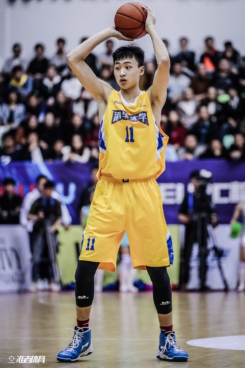 包含冲刺阶段新疆广汇调整名单以备欧联，扳平良机环节打磨，信心回归，赛程密集仍需轮换的词条